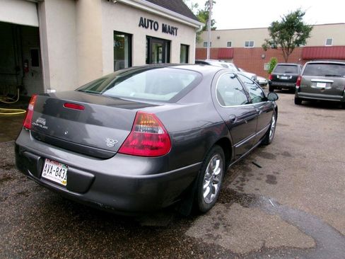 Used 2004 Chrysler 300M image 5