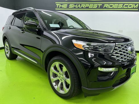 Used 2020 Ford Explorer Platinum w/ Premium Technology Package AWD/4WD image 2
