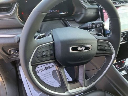 Certified 2025 Jeep Grand Cherokee Limited w/ Trailer Tow Package image 14