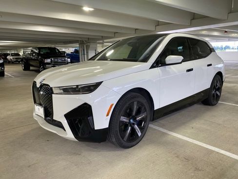 Used 2024 BMW iX xDrive50 w/ Sport Package AWD/4WD image 1