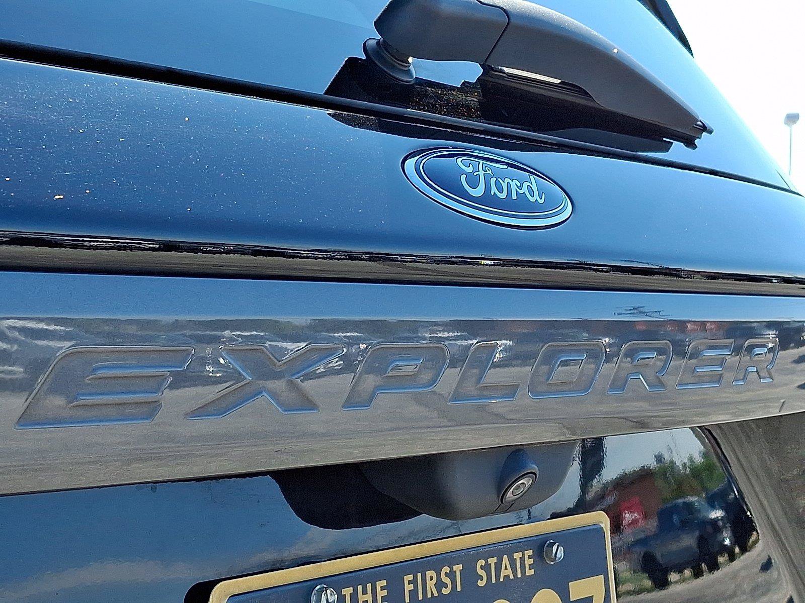 Certified 2023 Ford Explorer XLT w/ Equipment Group 202A AWD/4WD image 33