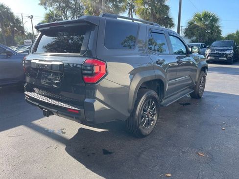 Used 2025 Toyota 4Runner SR5 AWD/4WD image 6