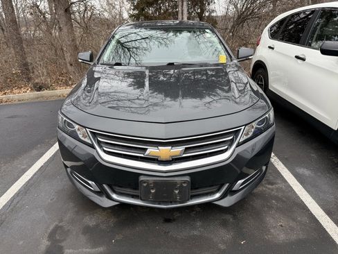 Used 2015 Chevrolet Impala LT image 2