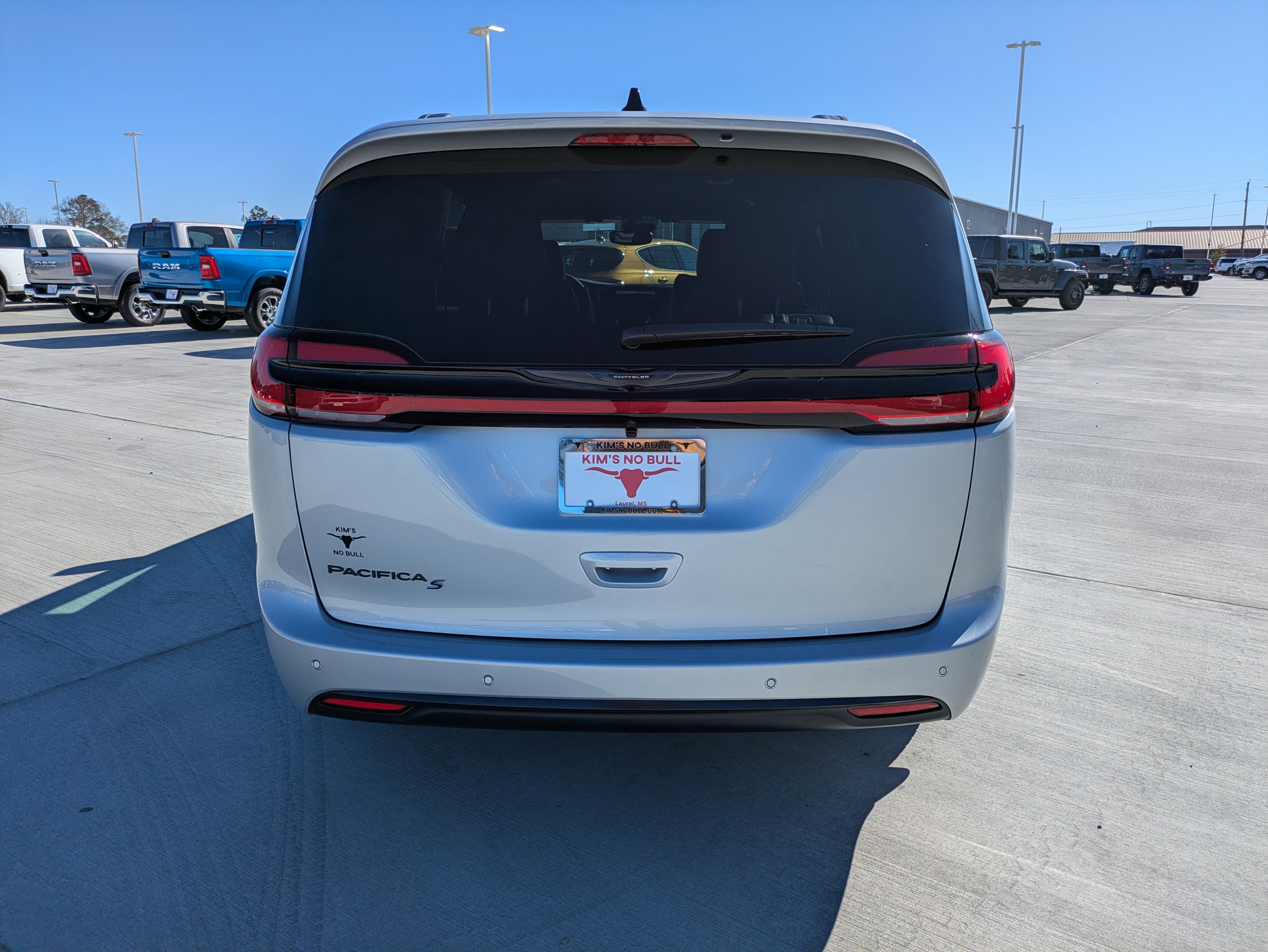 New 2026 Chrysler Pacifica Select w/ S Appearance Package FWD image 6