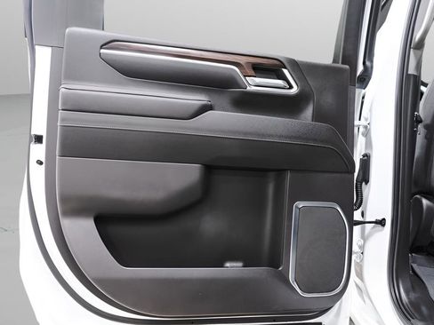 Used 2024 GMC Sierra 2500 SLT w/ SLT Convenience Package image 27