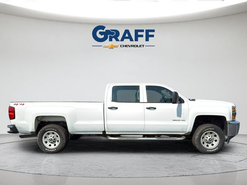 Used 2019 Chevrolet Silverado 3500 W/T AWD/4WD image 9