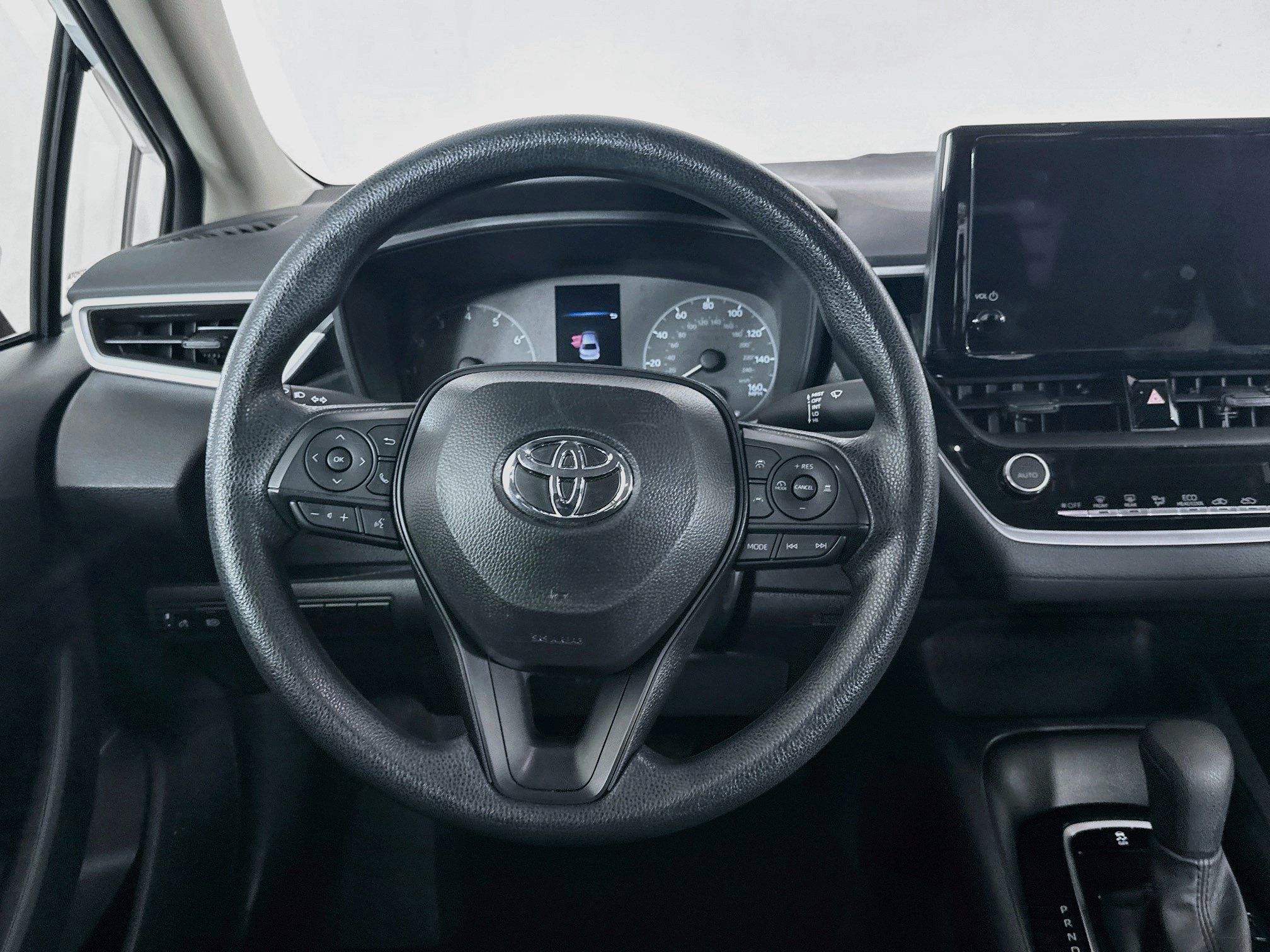 Used 2025 Toyota Corolla LE FWD image 17