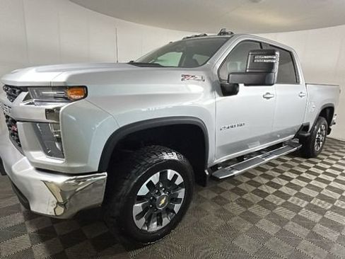 Used 2021 Chevrolet Silverado 2500 LT w/ Convenience Package AWD/4WD image 6
