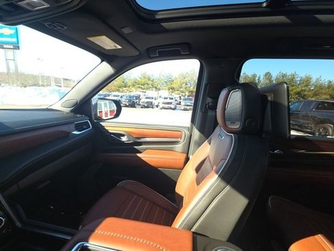 Used 2024 GMC Yukon XL Denali Ultimate image 28