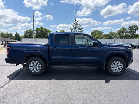 Used 2022 Nissan Frontier SV AWD/4WD image 8