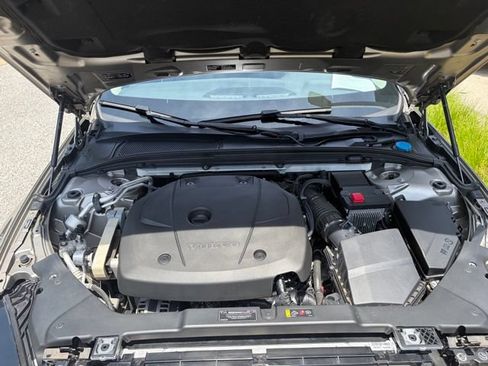 Used 2019 Volvo S60 T6 Momentum w/ Multimedia Package AWD/4WD image 10