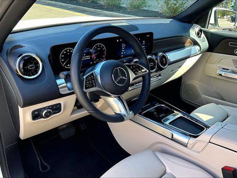 Used 2026 Mercedes-Benz GLB 250 4MATIC image 13