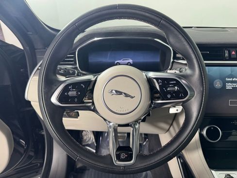 Used 2024 Jaguar F-PACE SVR image 11