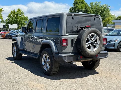 Used 2021 Jeep Wrangler Unlimited Sahara w/ Uconnect 4C Nav & Sound Group AWD/4WD image 3
