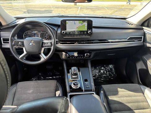 Used 2024 Mitsubishi Outlander SE AWD/4WD image 20