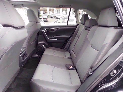 Used 2019 Toyota RAV4 XLE w/ Carpet Mat Package image 10