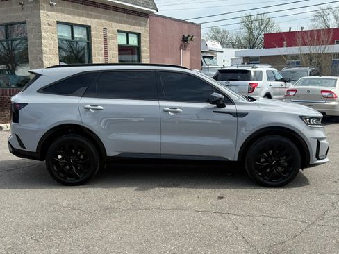 Used 2022 Kia Sorento SX image 4