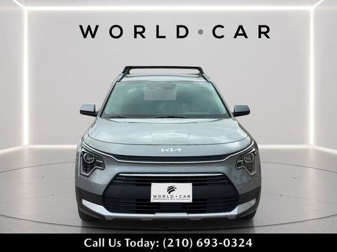 Certified 2025 Kia Niro EX FWD image 1