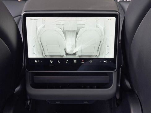 Used 2026 Tesla Model Y 2WD image 33