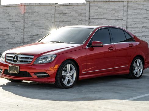 Used 2011 Mercedes-Benz C 300 Sedan w/ Premium 1 Pkg image 7