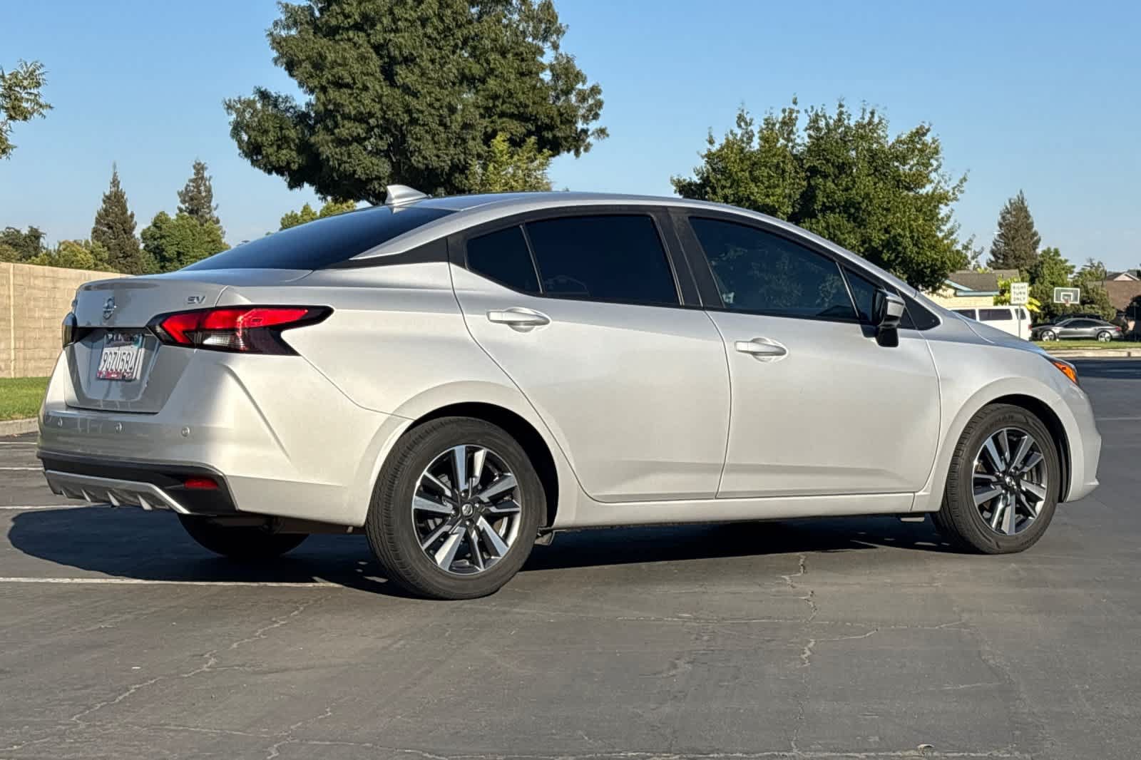 Used 2020 Nissan Versa SV FWD image 3