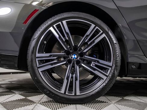 Used 2023 BMW 760i xDrive AWD/4WD image 16