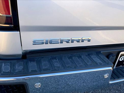 Used 2018 GMC Sierra 1500 SLT w/ SLT Premium Package image 29