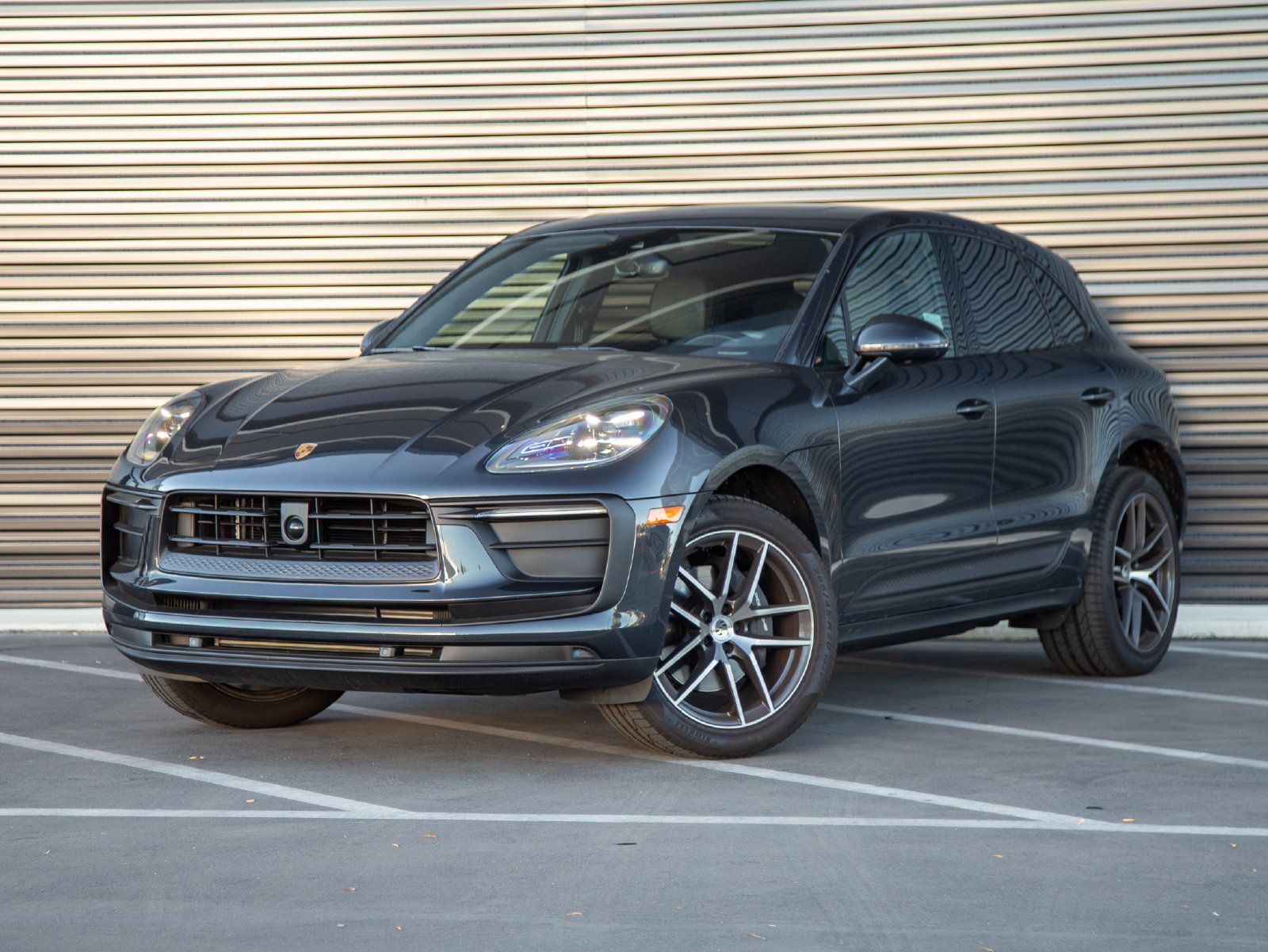 Used 2026 Porsche Macan AWD/4WD image 1