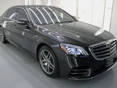 Used 2018 Mercedes-Benz S 560 Sedan image 11