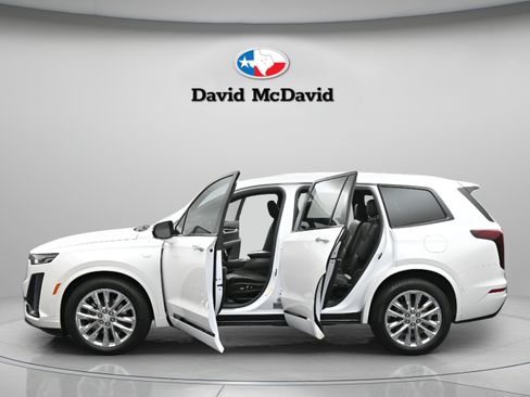Used 2023 Cadillac XT6 Premium Luxury w/ Technology Package FWD image 51