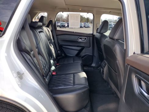 Used 2023 Nissan Rogue Platinum w/ Platinum Premium Package image 12