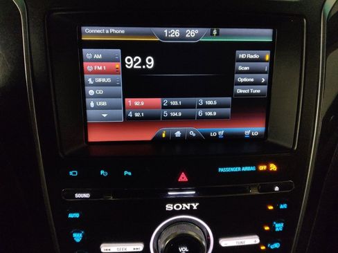 Used 2016 Ford Explorer Platinum image 25