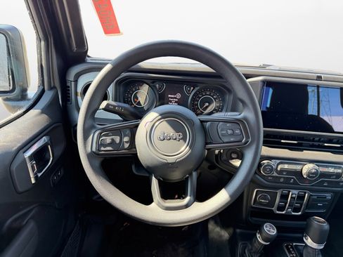New 2026 Jeep Gladiator Sport AWD/4WD image 14