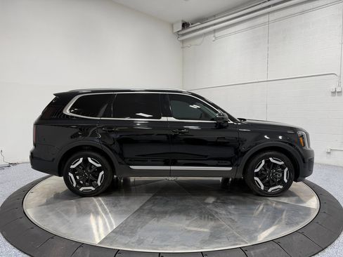 Used 2025 Kia Telluride EX image 8