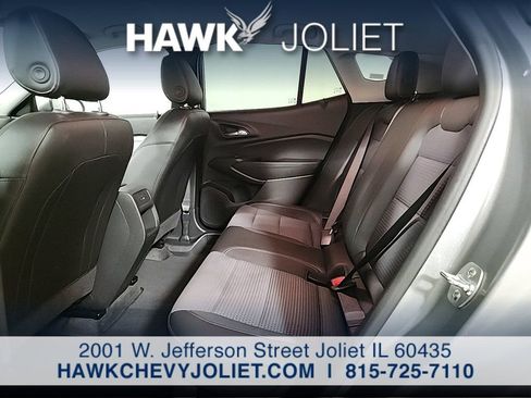 Used 2025 Chevrolet Trax LT w/ LT Convenience Package FWD image 13