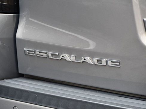 Used 2017 Cadillac Escalade ESV Luxury image 20