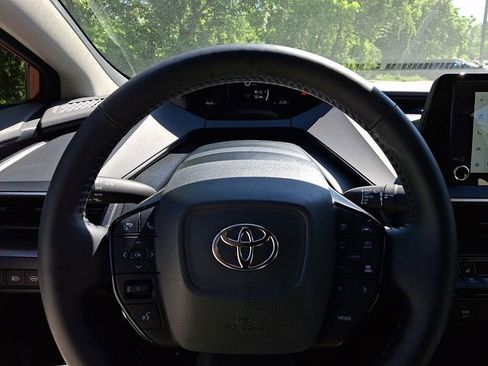 Used 2024 Toyota Prius XLE FWD image 21