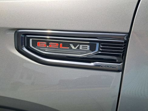 Used 2024 GMC Sierra 1500 AT4 w/ AT4 Premium Package AWD/4WD image 12
