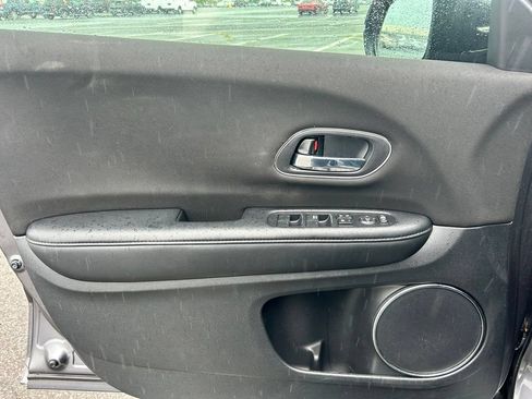 Used 2018 Honda HR-V EX image 18