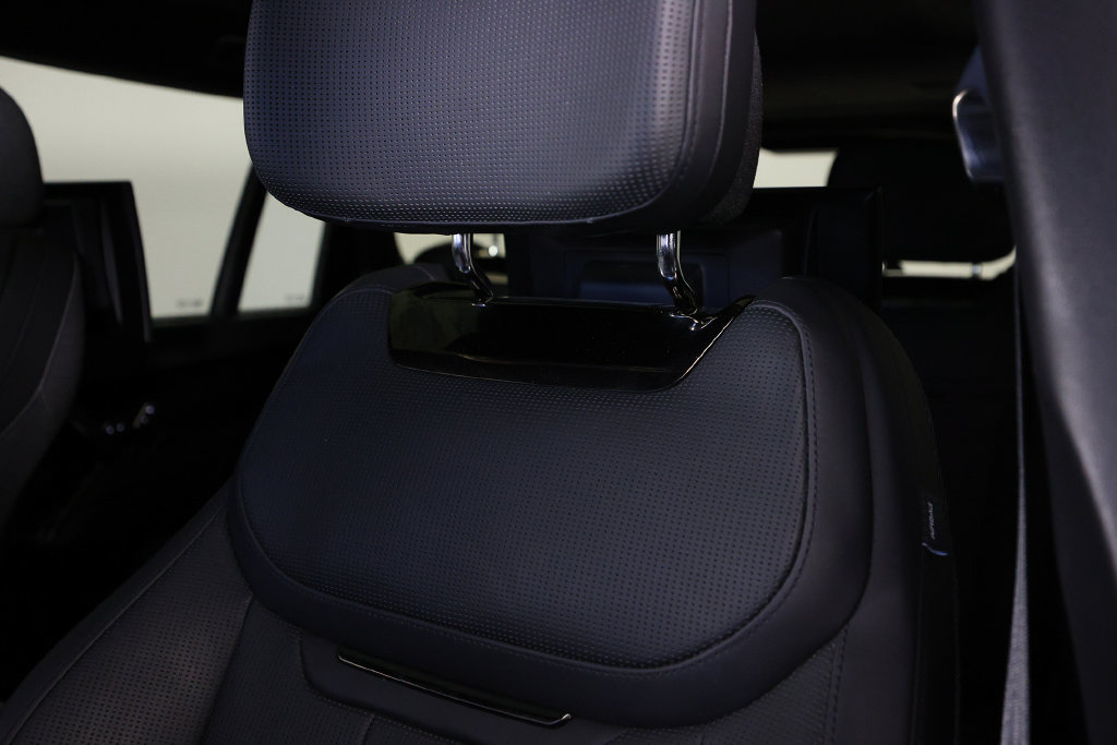 Used 2023 Land Rover Range Rover SV AWD/4WD image 41