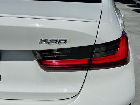 Used 2023 BMW 330i Sedan w/ M Sport Package RWD image 32