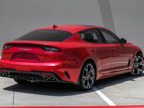 Used 2021 Kia Stinger GT2 RWD image 12