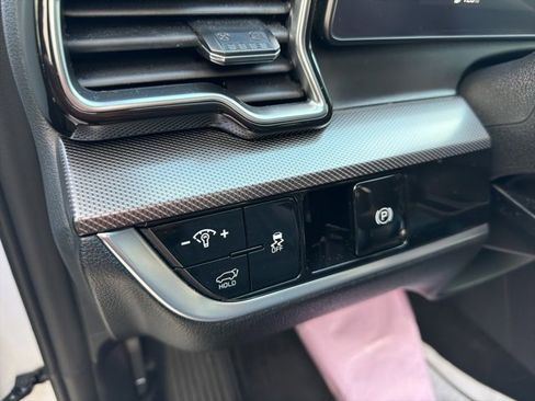 Used 2024 Kia Sportage SX image 17