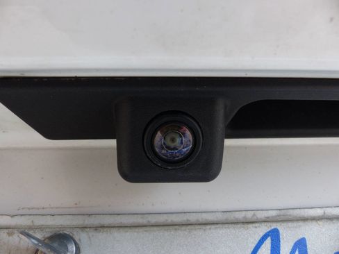 Used 2021 Chevrolet Equinox LT FWD image 16