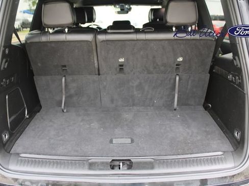 Used 2024 Jeep Wagoneer Series II w/ Flexible Seating Group AWD/4WD image 9