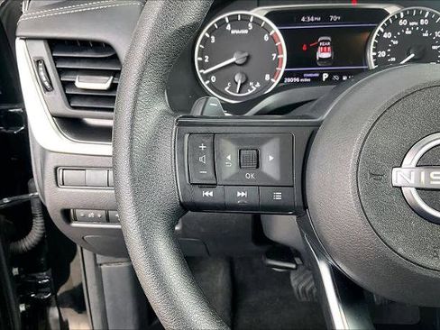 Certified 2024 Nissan Rogue SV FWD image 23