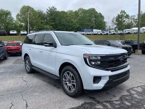 New 2025 Ford Expedition Active RWD image 2