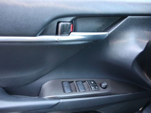 Used 2023 Toyota Camry SE w/ Cold Weather Package image 32