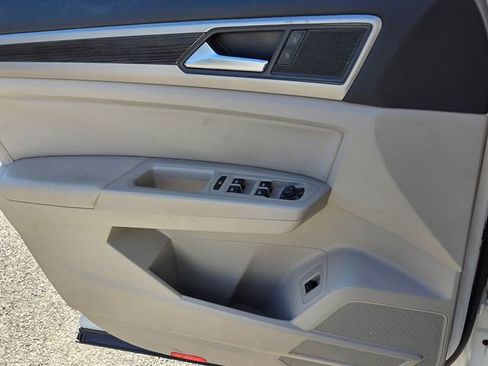 Used 2020 Volkswagen Atlas SEL image 31
