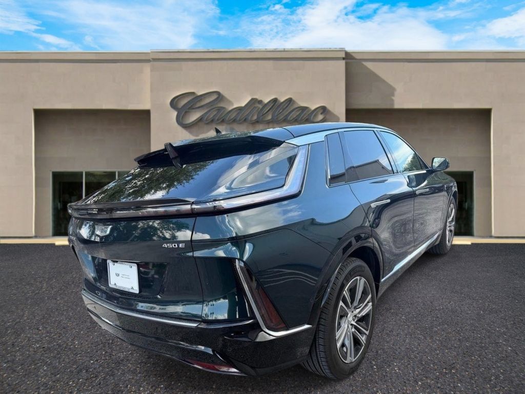 Used 2024 Cadillac Lyriq Luxury w/ LPO, Floor Liner Package RWD image 3